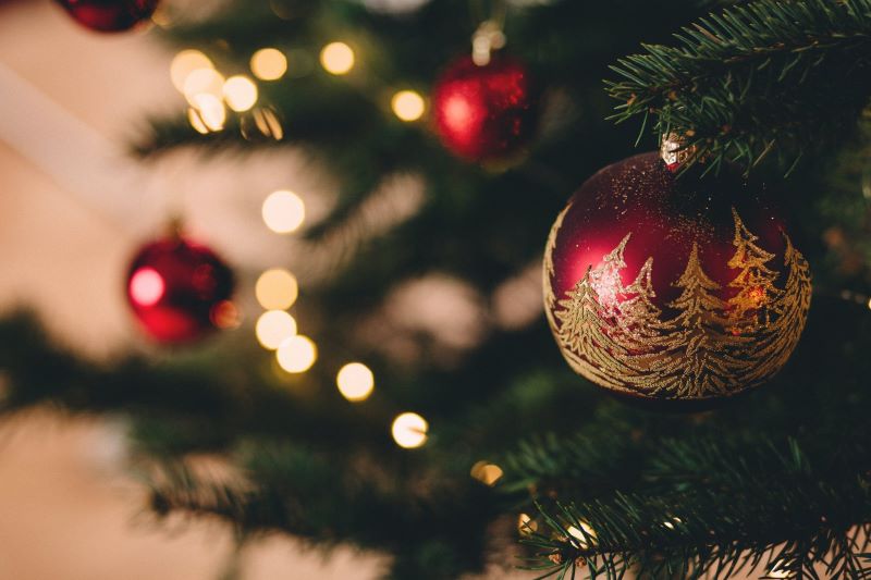 Artificial Christmas Trees: A Comprehensive Guide to Buying and Decorating Your Perfect Tree