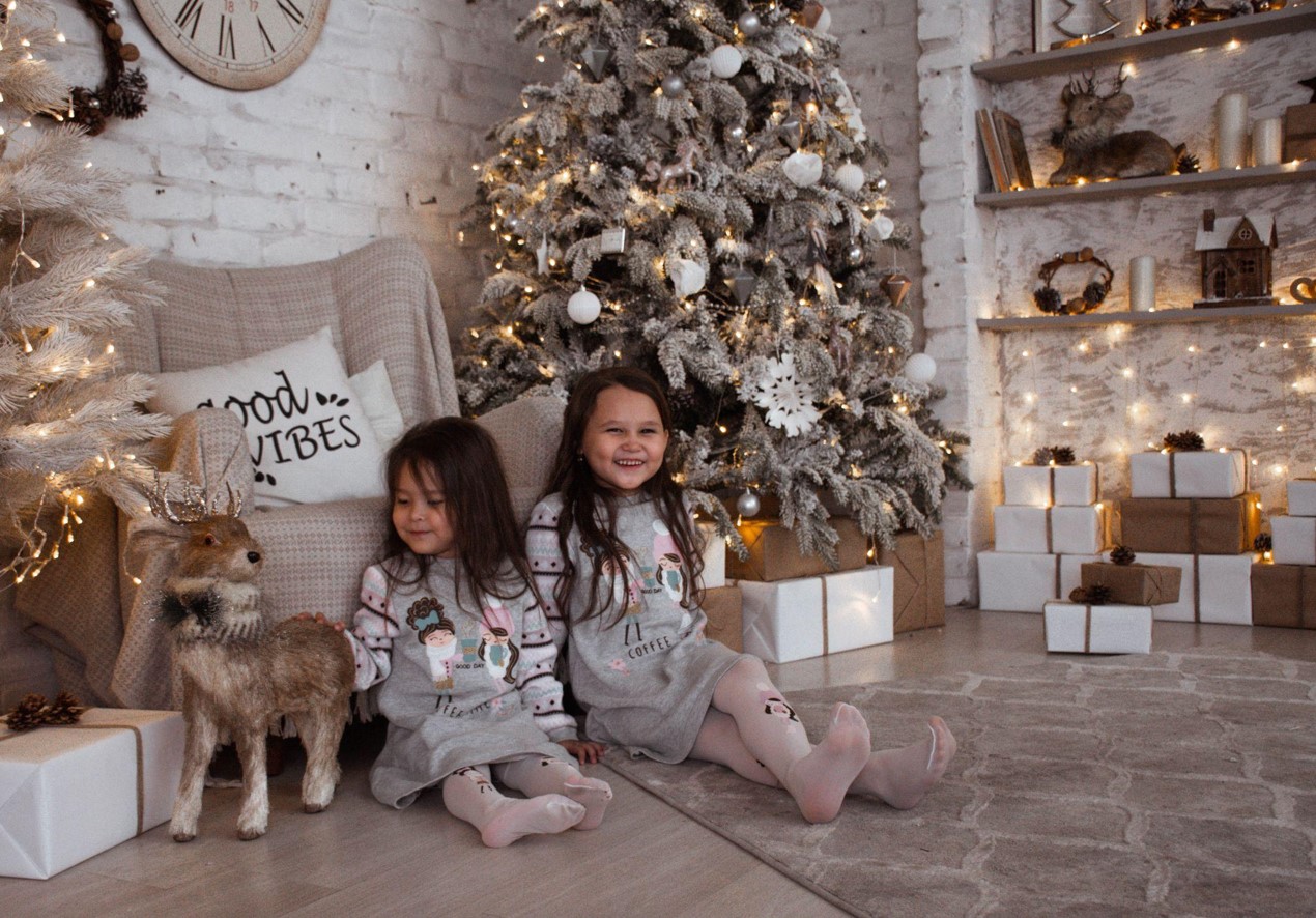 Full Artificial Christmas Trees & Wreaths: Bring Luck